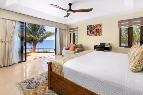 Breathtaking Oceanfront Luxe Villa in Tower Isle, Jacuzzi, Pool, Fully Staffed
