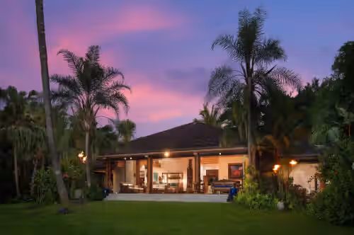Hokukano Bayhouse - KBM Resorts Presents: Stunning Ocean Front Estate Home right on Keauhou Bay!!