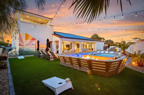 Luxury Lakeview Estate, w/Heated Pool & Spa, Firepit near Marina