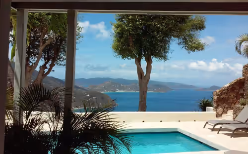 Private Home with Large Indoor pool- Perfect for Summer Fun, Fall Foliage & Ski