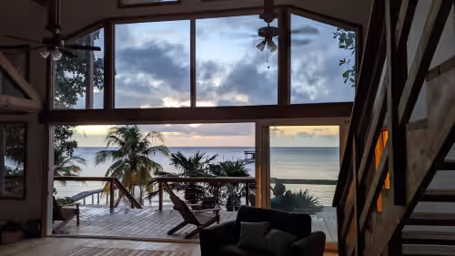 Spacious Beach Front Home - Swim, Snorkel, Dive, Paddle, at your doorstep!
