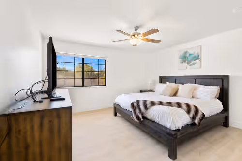 VenueTEN - Sleeps 40. 12bd. 10 bath 4 acres. Tennis. Basketball, pickleball and more!!