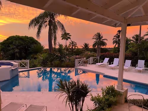 Very Spacious, Private, Open Plan Retreat. Pool And Stunning Views Of West Coast