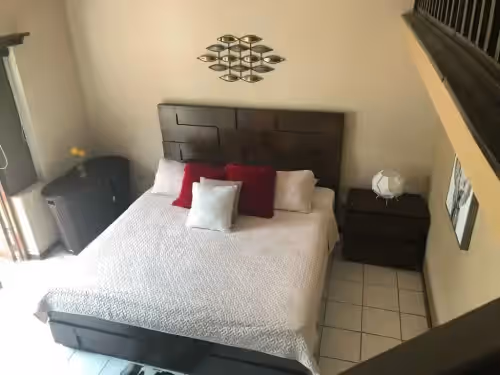 11 Suites Ocean & Mountain View great pool!5 min to beach, Rainforest & Cafes
