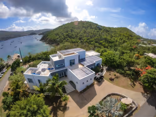 Contemporary Waterfront Luxury Estate Views,Pool,AC,Gym