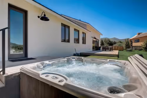Perfect Location Farm House Getaway in Park City